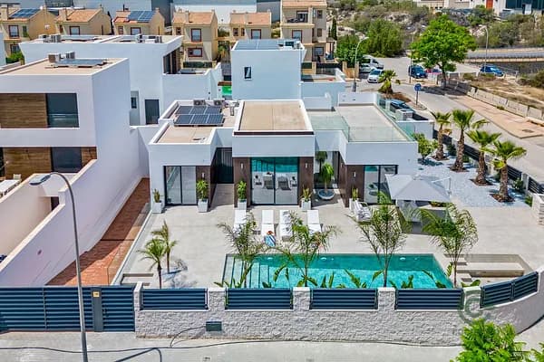 Casa de 0,05 ha en venta en El campello, Alicante