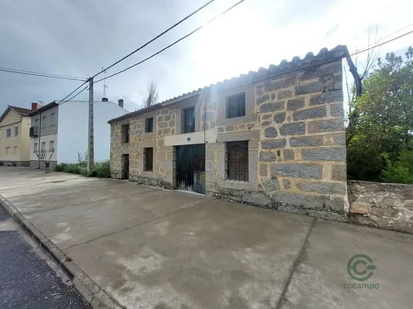 Casa de 0,0274 ha en venta en Munogalindo, Avila
