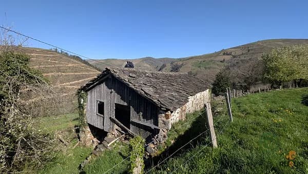 Finca rústica de 0,8 ha en venta en San pedro del romeral, Cantabria