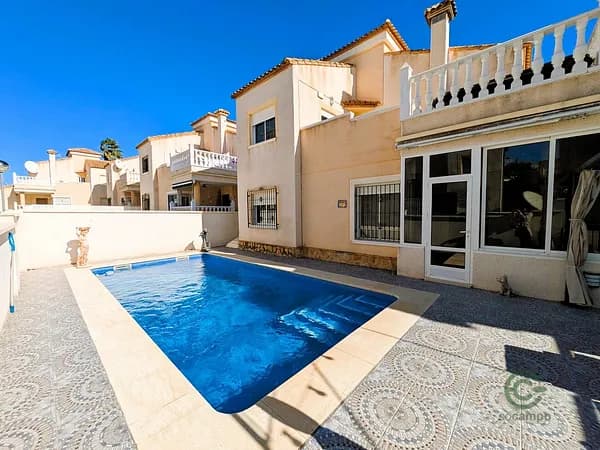 Casa de 0,025 ha en venta en San miguel de salinas, Alicante