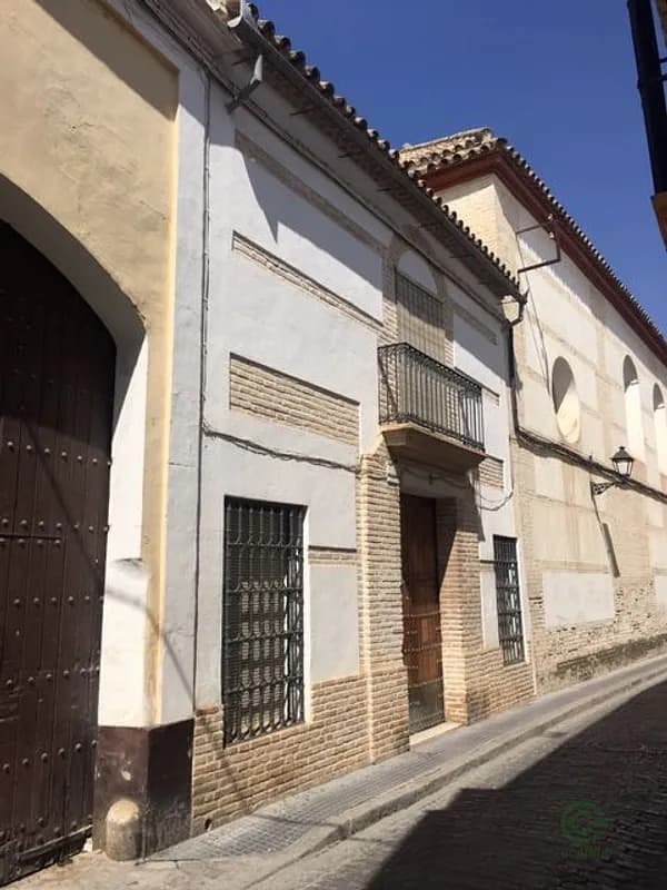 Casa de 0,06 ha en venta en Sevilla