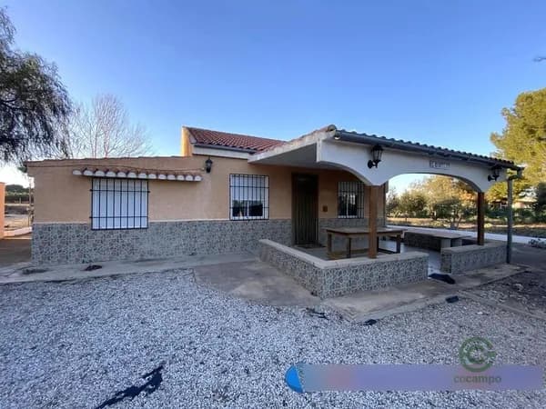 Casa de 0,25 ha en venta en Caudete, Albacete