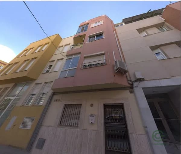 Casa de 0,0081 ha en venta en Almeria, Almeria