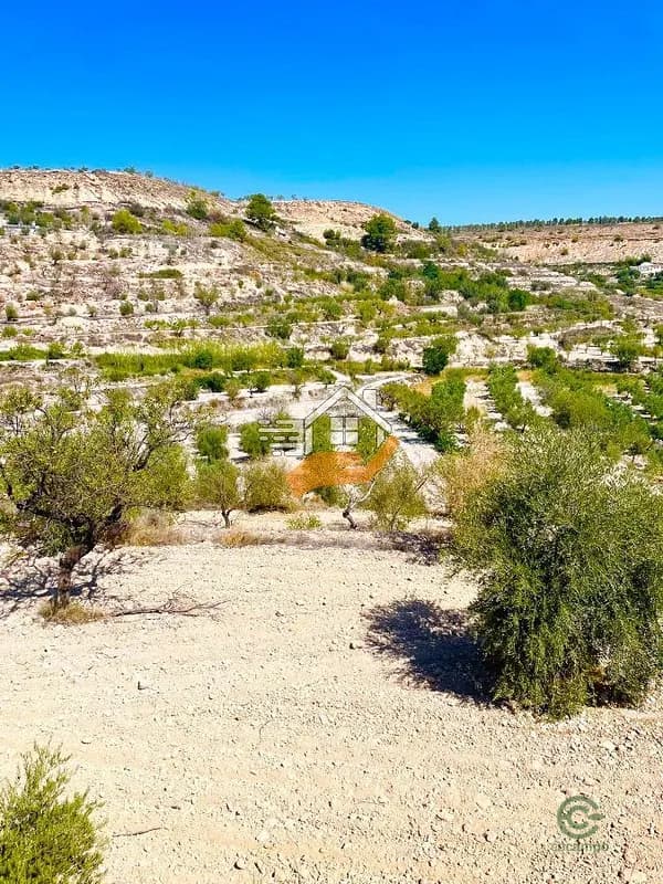 Finca agrícola de 0,4843 ha en venta en Velez-blanco, Almeria