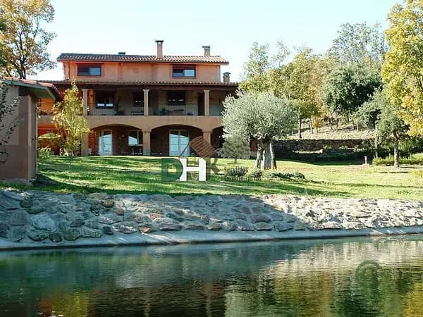 Finca de recreo de 3 ha en venta en Cáceres