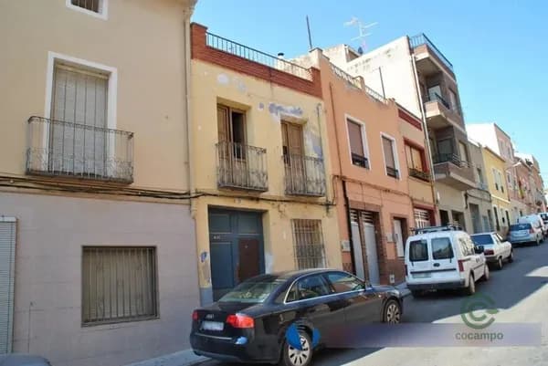 Casa de 0,0149 ha en venta en Caudete, Albacete