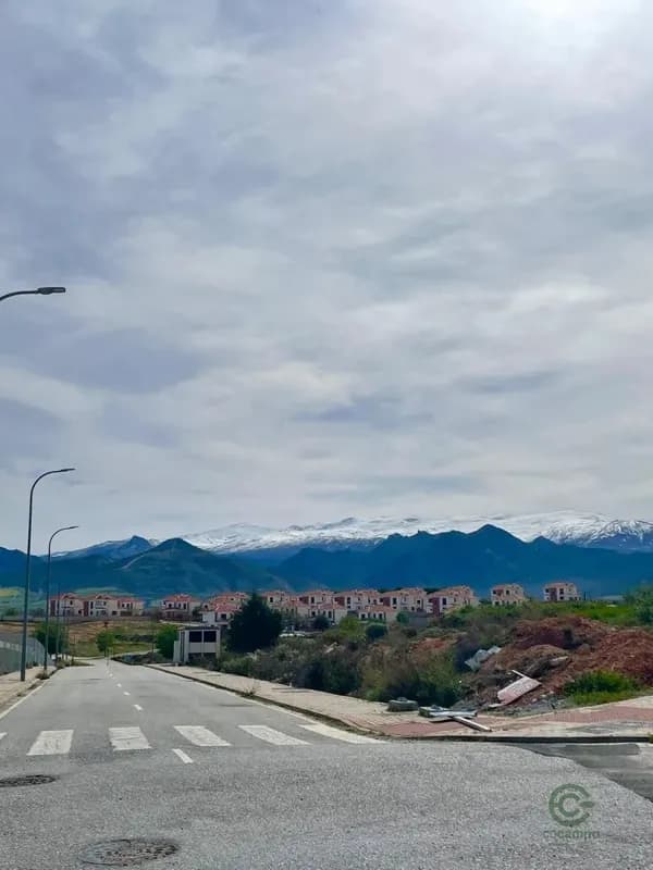 Terreno urbano de 0,054 ha en venta en Otura, Granada