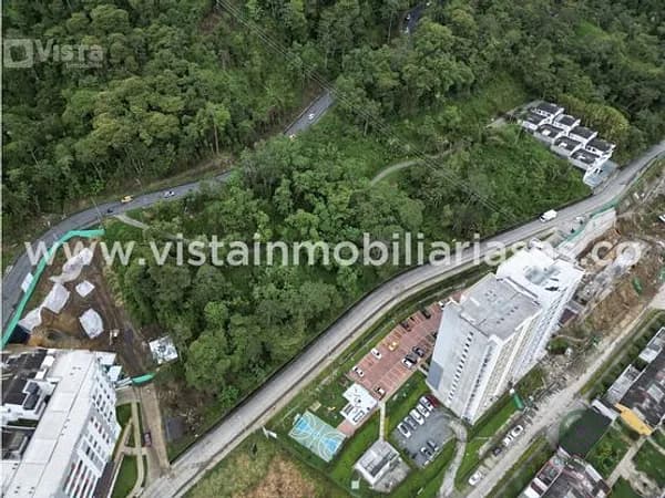 Terreno urbano de 0,19 ha en venta en Caldas