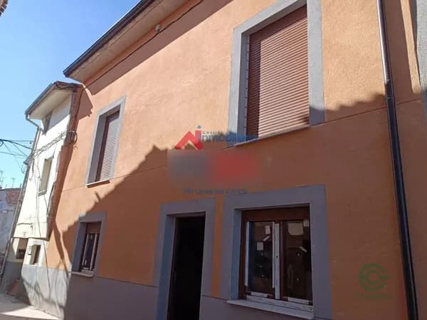 Casa de 0,0114 ha en venta en Fresno de rio tiron, Burgos