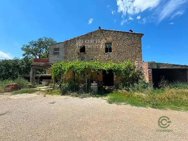 Finca rústica de 4,5 ha en venta en Cabanelles, Girona