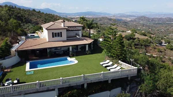 Finca rústica de 1 ha en venta en Monda, Malaga