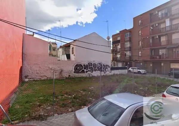 Terreno urbano de 0,0183 ha en venta en Madrid, Madrid