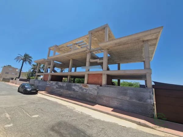 Terreno urbano de 0,065 ha en venta en La manga del mar menor, Murcia
