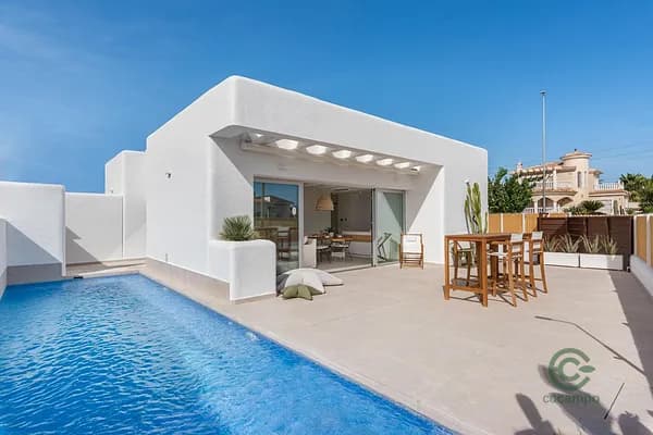 Casa de 0,04 ha en venta en Dolores, Alicante