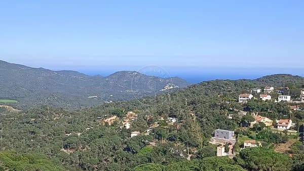 Terreno urbano de 0,08 ha en venta en Girona