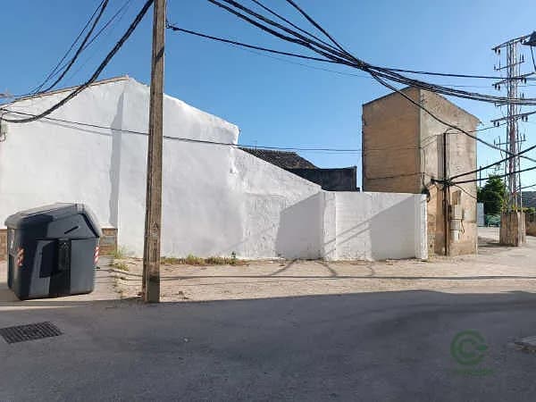 Casa de 0,0088 ha en venta en Noreña, Granada