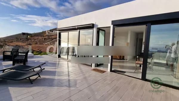 Finca agrícola de 0,2568 ha en venta en Adeje, Sta.cruz tener.