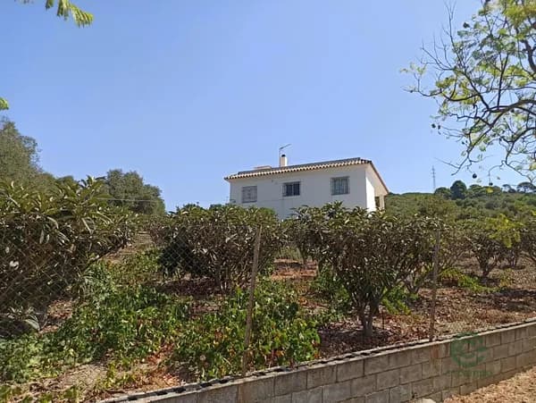 Finca rústica de 0,5 ha en venta en Málaga