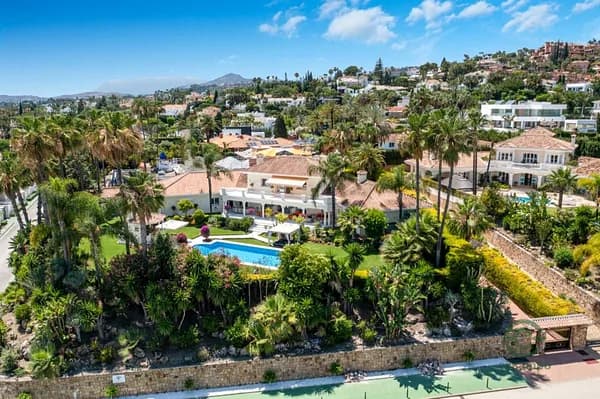 House of 0,2872 ha for sale in Malaga