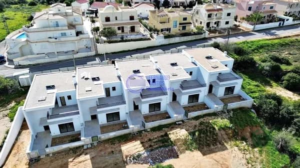 Casa de 0,0168 ha en venta en Armação de pêra, Algarve