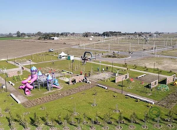 Terreno urbano de 0,03 ha en venta en Santa fe