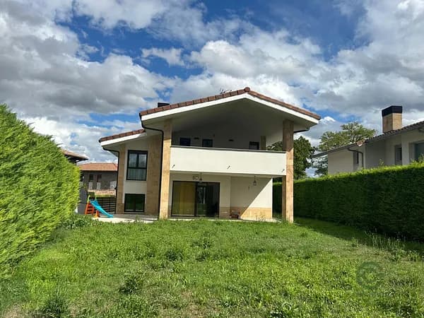 Casa de 0,01 ha en venta en Vitoria-gasteiz, Alava