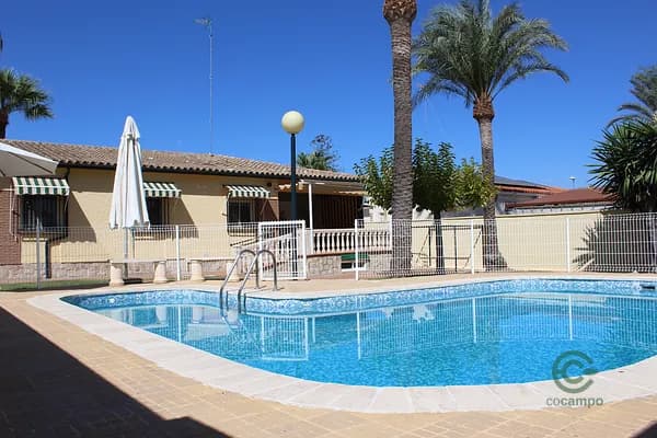 Casa de 0,079 ha en venta en L'eliana, Valencia