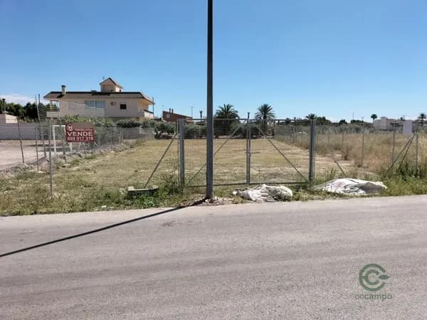 Terreno urbano de 0,0949 ha en venta en Cox, Alicante