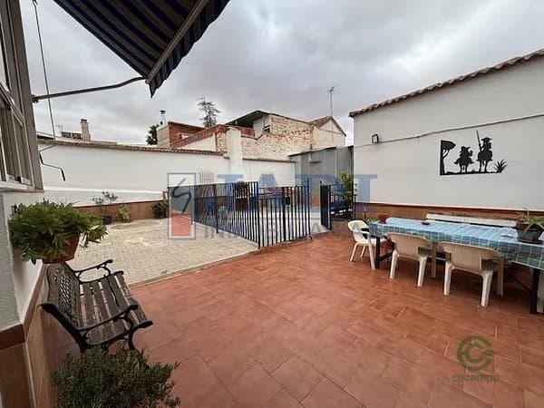 Casa de 0,035 ha en venta en Valdepeñas, Ciudad real