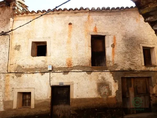 Casa de 0,0108 ha en venta en Cáceres