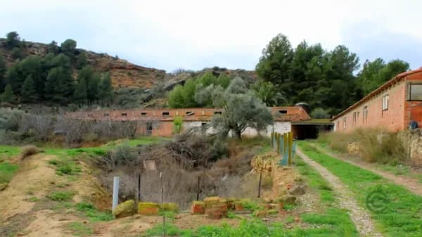 Finca rústica de 1,5 ha en venta en Zaragoza