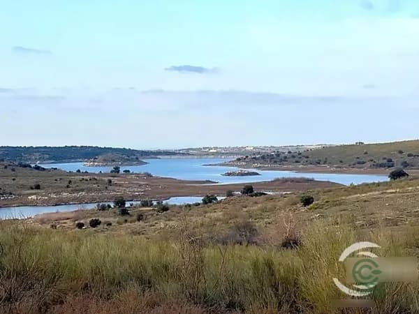 Terreno urbano de 0,1 ha en venta en Layos, Toledo