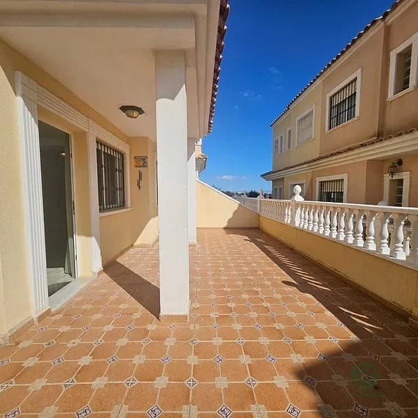 Casa de 0,015 ha en venta en Guardamar del segura, Alicante