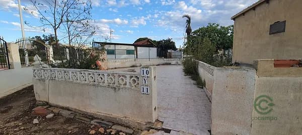Terreno urbano de 0,01 ha en venta en Torrevieja, Alicante