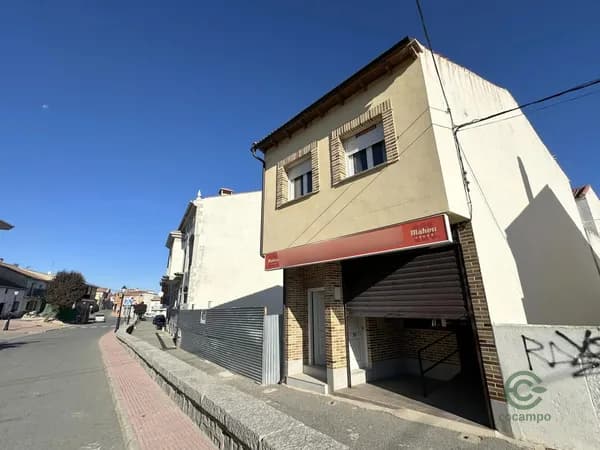 Casa de 0,0092 ha en venta en Maello, Avila