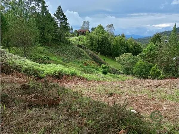 Terreno urbano de 0,5 ha en venta en Antioquia