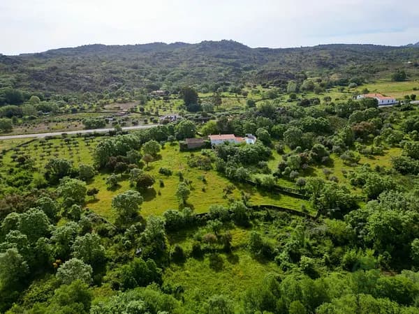 Rustic property of 1,5 ha for sale in Caceres