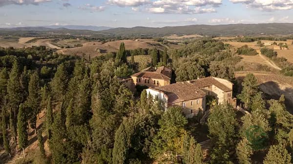 Finca rustica di 0,98 ha per vendita a Toscana