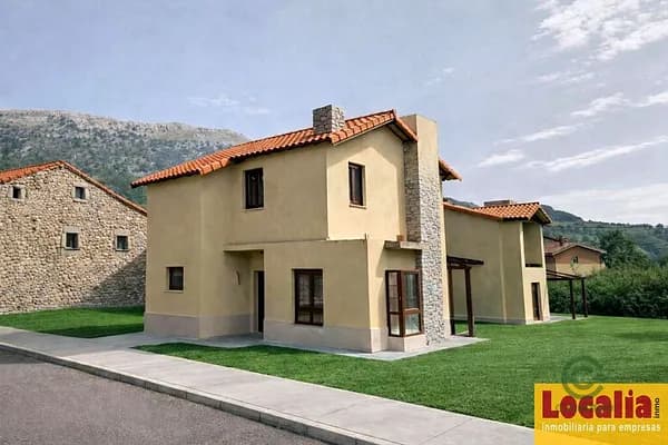 Terreno urbano de 0,2304 ha en venta en Ogarrio, Cantabria