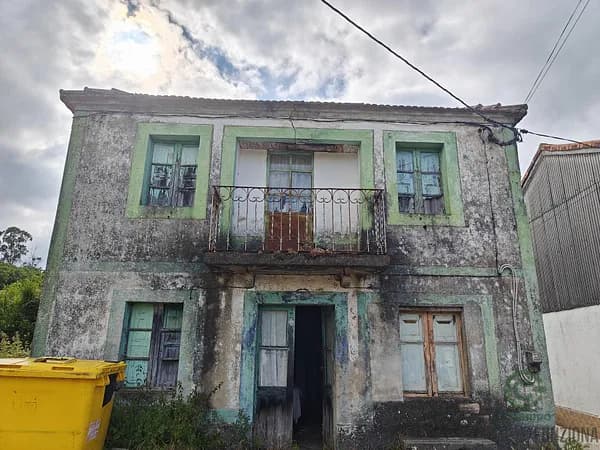 Casa de 0,0176 ha en venta en Forcarei, Pontevedra