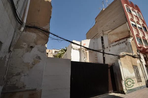 Terreno urbano de 0,0215 ha en venta en Monovar - monover, Alicante