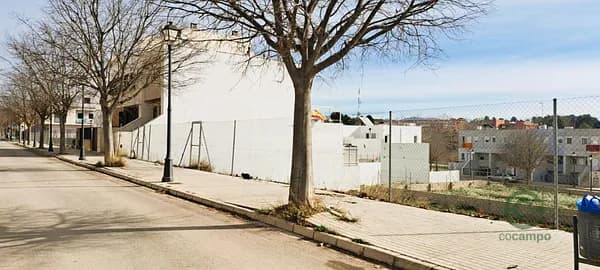 Terreno urbano de 0,0479 ha en venta en Requena, Valencia