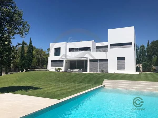 Casa de 0,186 ha en venta en Sotogrande, Cadiz