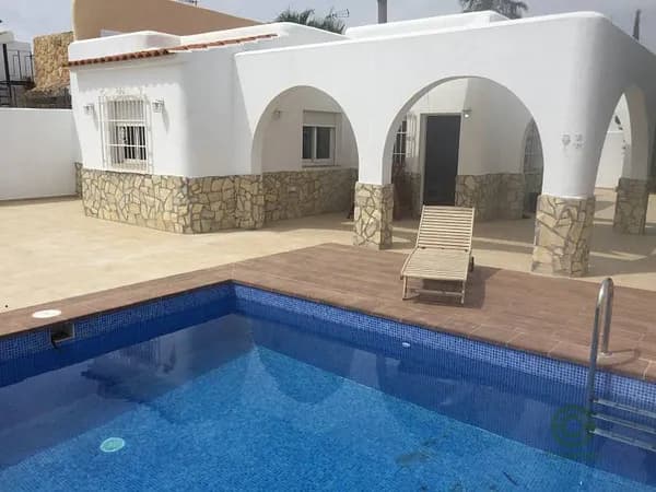 Casa de 0,03 ha en venta en Vera playa, Almeria