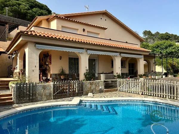 Casa de 0,113 ha en venta en Cabrils, Barcelona