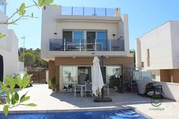 Casa de 0,0388 ha en venta en San miguel de salinas, Alicante