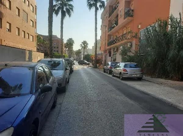 Terreno urbano de 0,08 ha en venta en Dénia, Alicante
