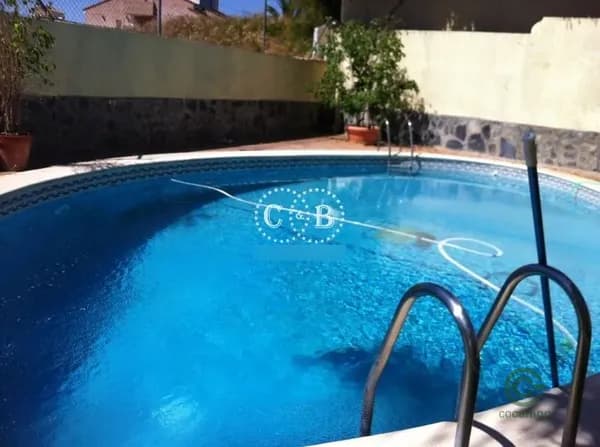 Casa de 0,0864 ha en venta en Sevilla
