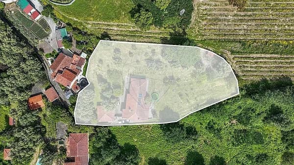 Casa de 0,4 ha en venta en Braga, Braga