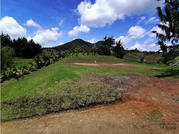 Terreno urbano de 0,3333 ha en venta en Antioquia
